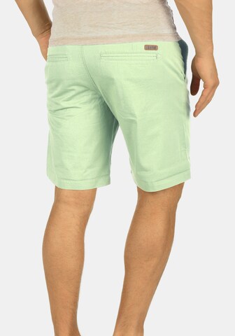 !Solid Regular Chino 'Thement' in Groen