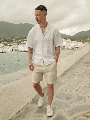 White Shirt Look