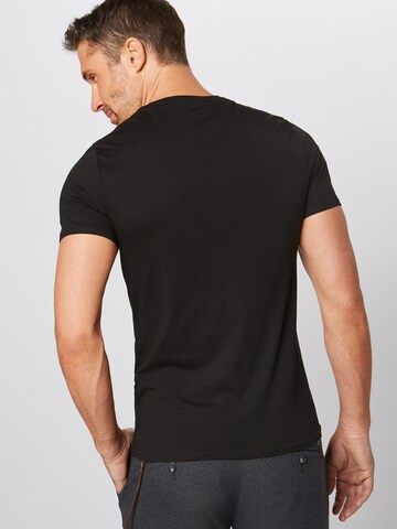 GUESS T-Shirt in Schwarz: zadná strana