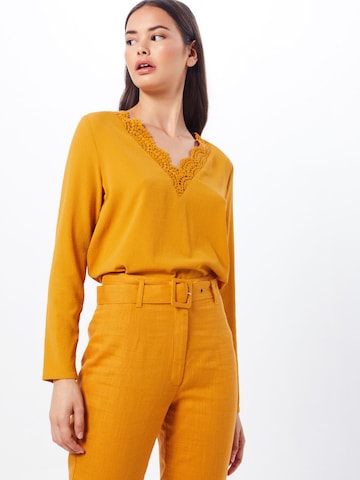 Camicia da donna 'Inken' di ABOUT YOU in giallo: frontale