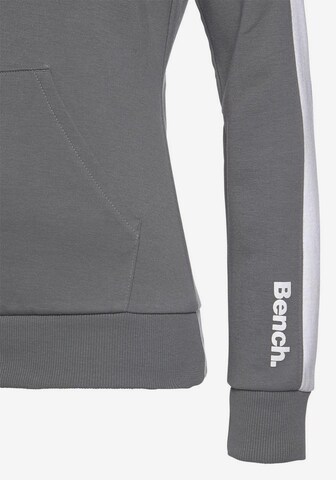 BENCH Sweatshirt in Grau