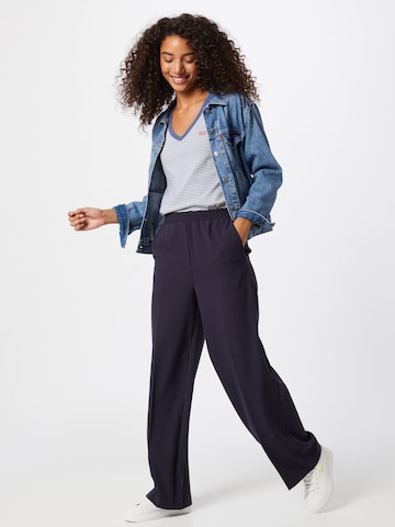 LEVI'S ® Koszulka 'Perfect Vneck' w kolorze niebieski