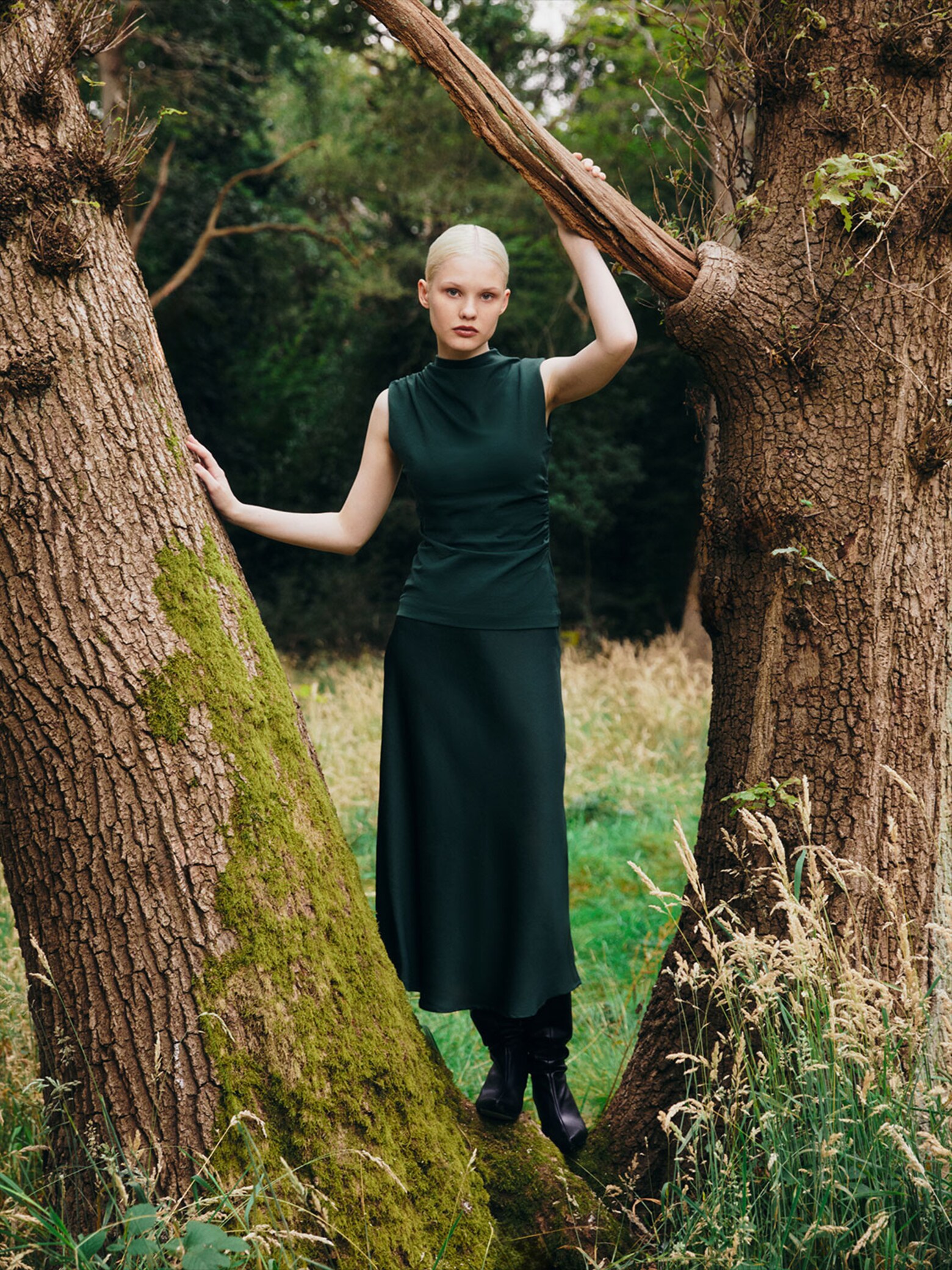 Lola - Dark Green Runway Look