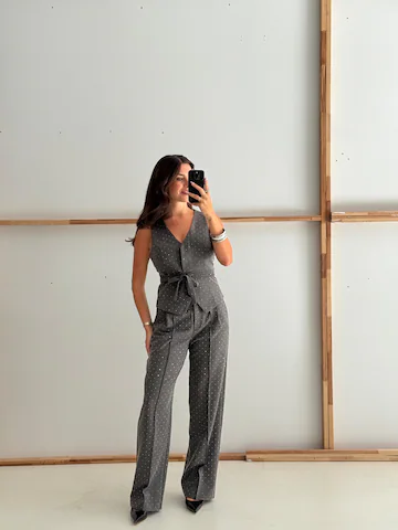 Gray Dots Vest Look
