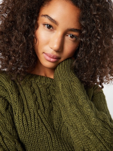 ABOUT YOU Sweater 'Perle' in Green