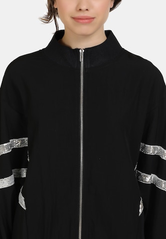 MYMO Between-Season Jacket in Black: front