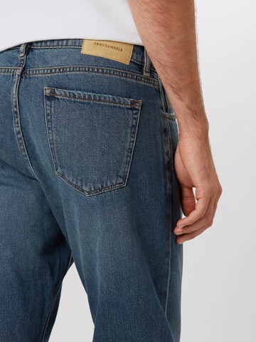 regular Jeans 'DYLAAN' di ARMEDANGELS in blu