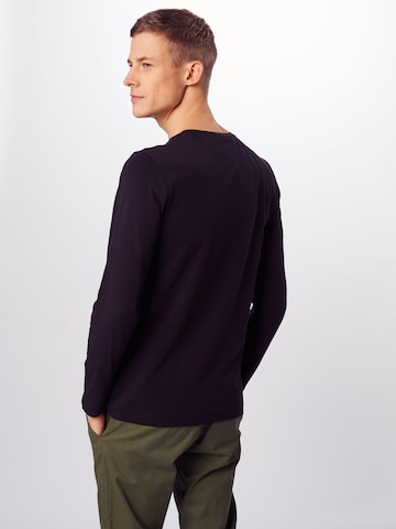 Coupe regular T-Shirt TOMMY HILFIGER en noir : derrière