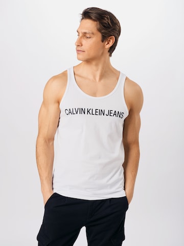 Coupe regular T-Shirt 'INSTITUTIONAL' Calvin Klein Jeans en blanc : devant