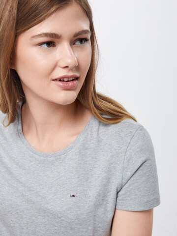 Tommy Jeans T-Shirt in Grau