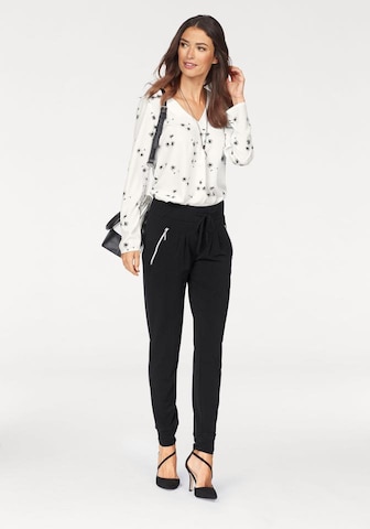 LAURA SCOTT Tapered Pants in Black