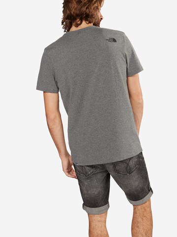 Coupe regular T-Shirt THE NORTH FACE en gris