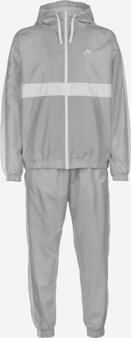 Nike Sportswear Обычный Костюм для бега в Серый: спереди