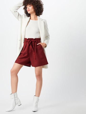 SOAKED IN LUXURY Regular Pleat-Front Pants 'SL Fayette Shorts' in Red