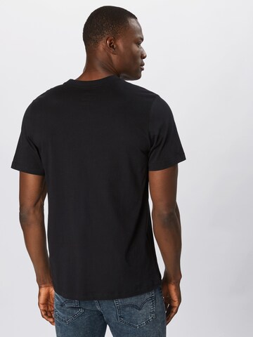 Nike Sportswear Regular Fit T-Shirt 'Club' in Schwarz