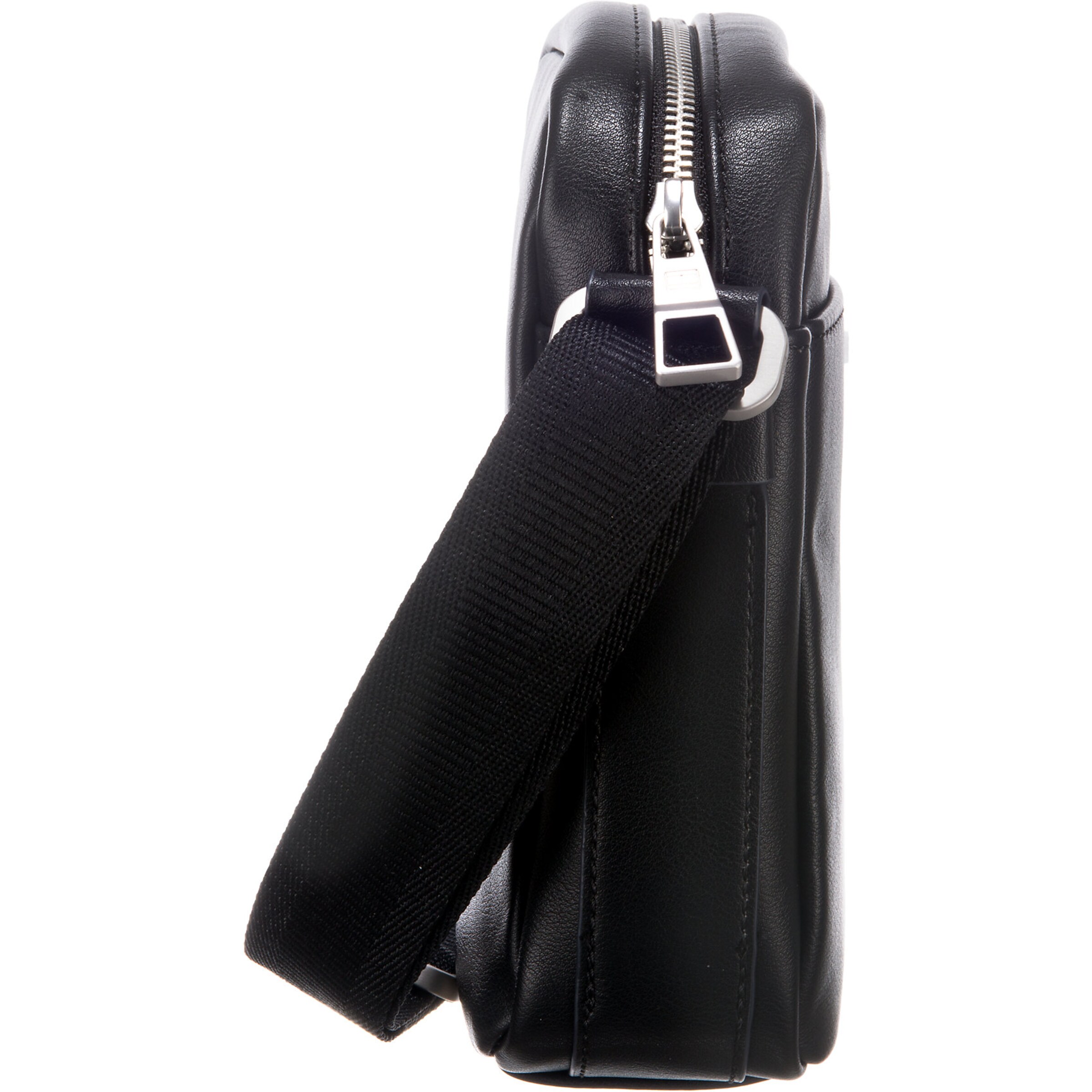 TOMMY HILFIGER Olkalaukku värissä musta