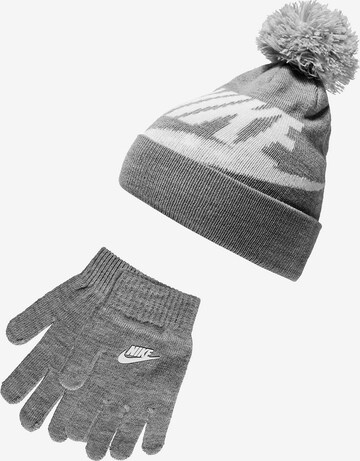 Nike Sportswear Set in Grey: front