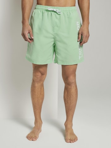 TOM TAILOR Plavecké šortky 'Jeremy' – zelená: přední strana