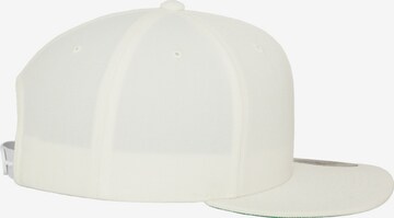 Casquette Flexfit en blanc