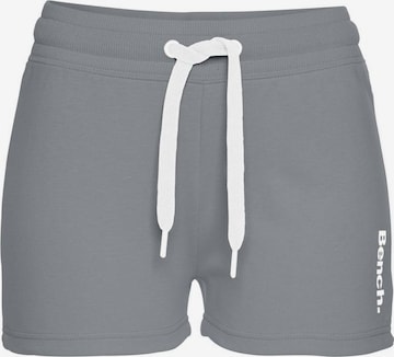 BENCH Shorts in Grau: predná strana