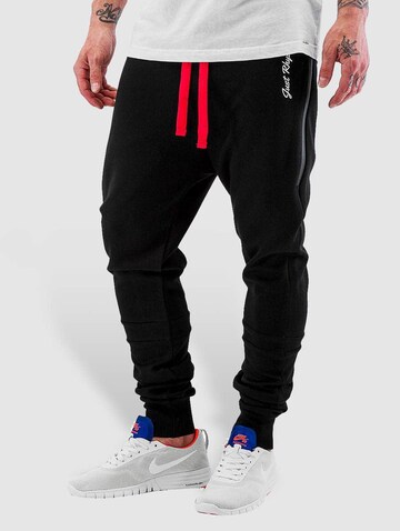 Urban Classics Tapered Broek in Zwart: voorkant