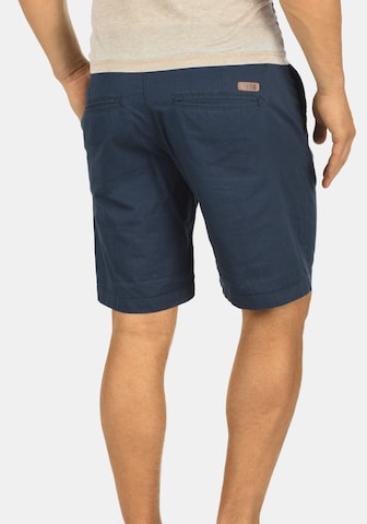 !Solid Regular Chinohose 'Thement' in Blau