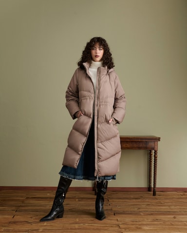 Long Brown Puffer Look