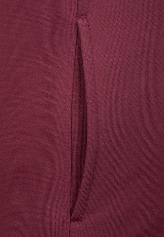 Urban Classics Свитшот в Красный