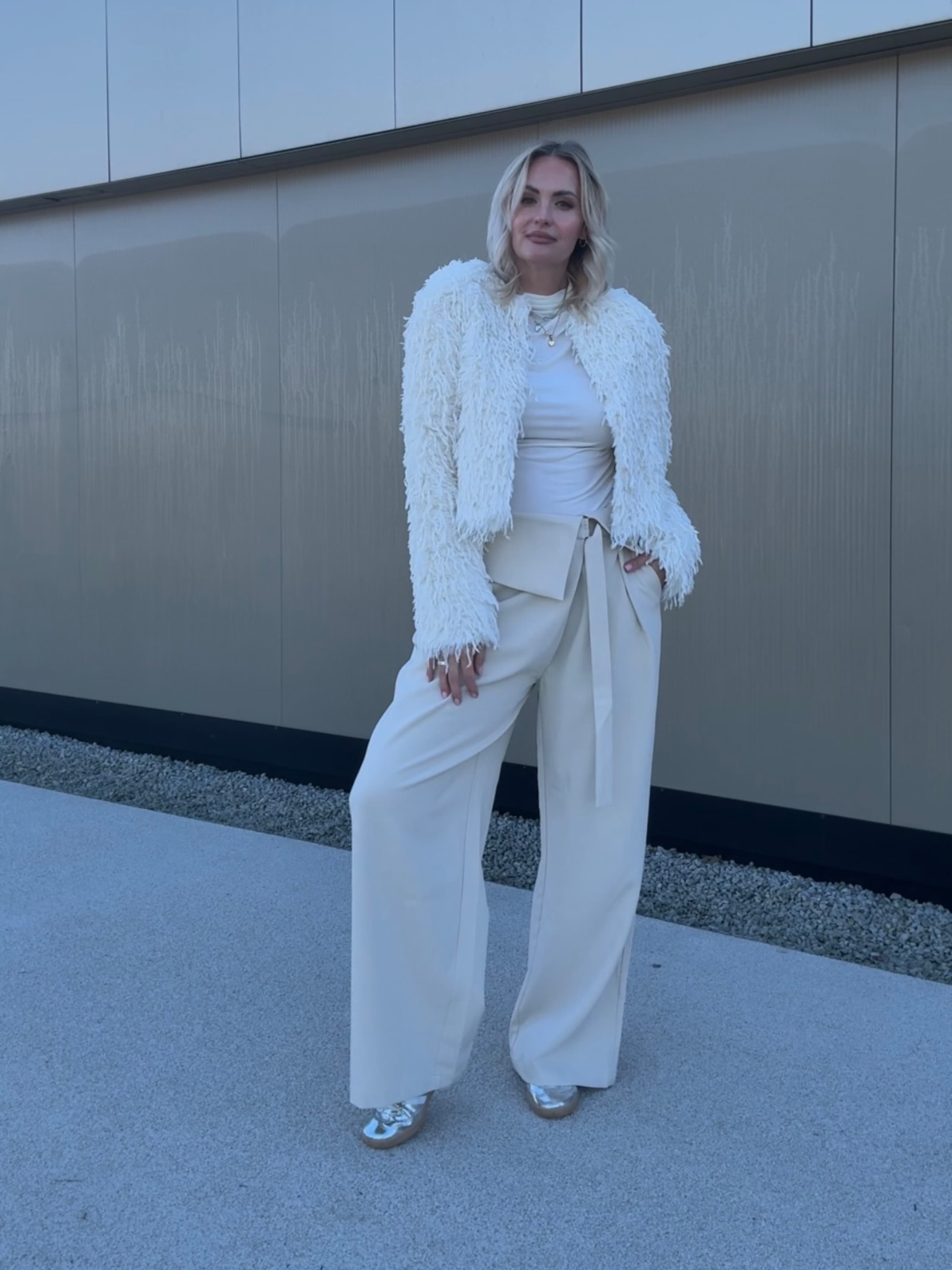 Tjaša - Cloud Dancer Look