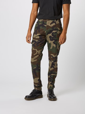 Tapered Pantaloni cargo di Urban Classics in verde