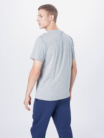 Nike Sportswear Regular Fit T-Shirt 'Club' in Grau