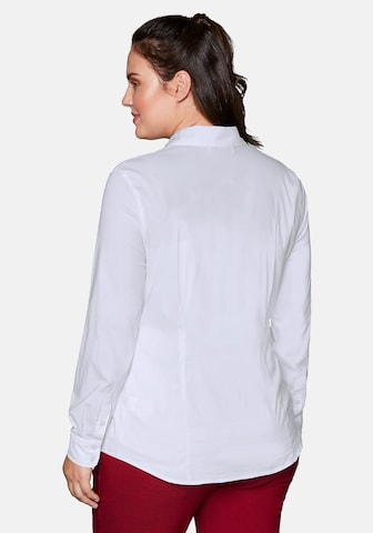 SHEEGO Μπλούζα σε λευκό: μπροστά