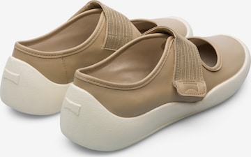 Ballerines à lanières 'Sako' CAMPER en beige