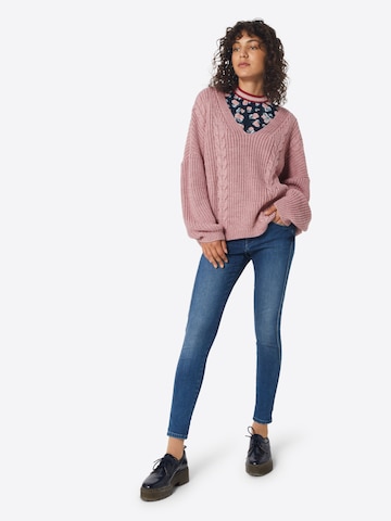 ABOUT YOU Pullover 'Svea' in Pink