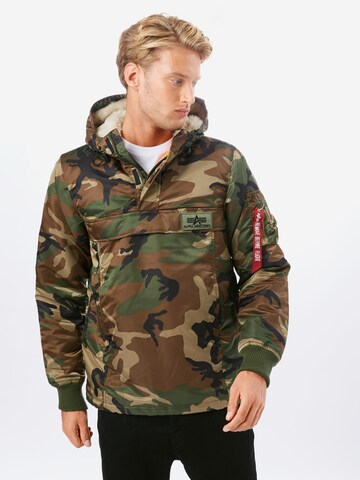 ALPHA INDUSTRIES Regular fit Tussenjas in Groen: voorkant