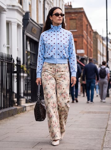 Polka Dots Zip-Up Look