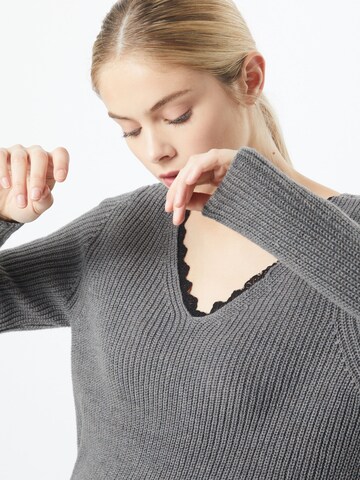 Pull-over 'Jennie' ONLY en gris