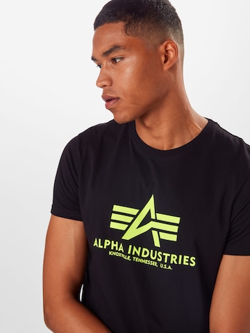 ALPHA INDUSTRIES Средняя посадка Футболка 'Basic T Neon Print' в Черный