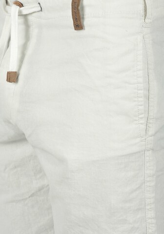 INDICODE JEANS Regular Shorts in Weiß