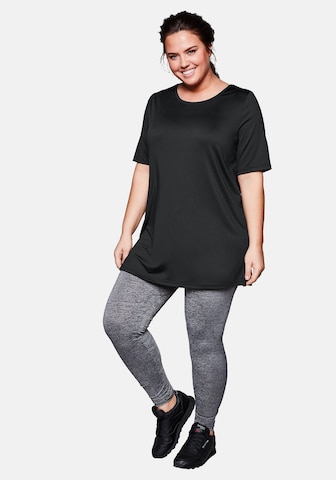 Tricou de la SHEEGO pe negru