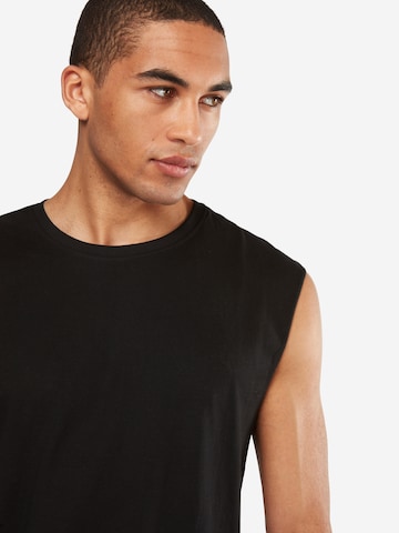 Urban Classics Shirt in Black