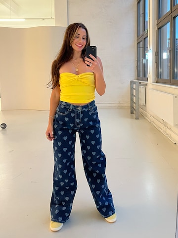 Summer Top & Heart Jeans Look