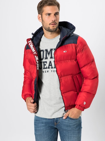 Tommy Jeans Winterjas in Rood