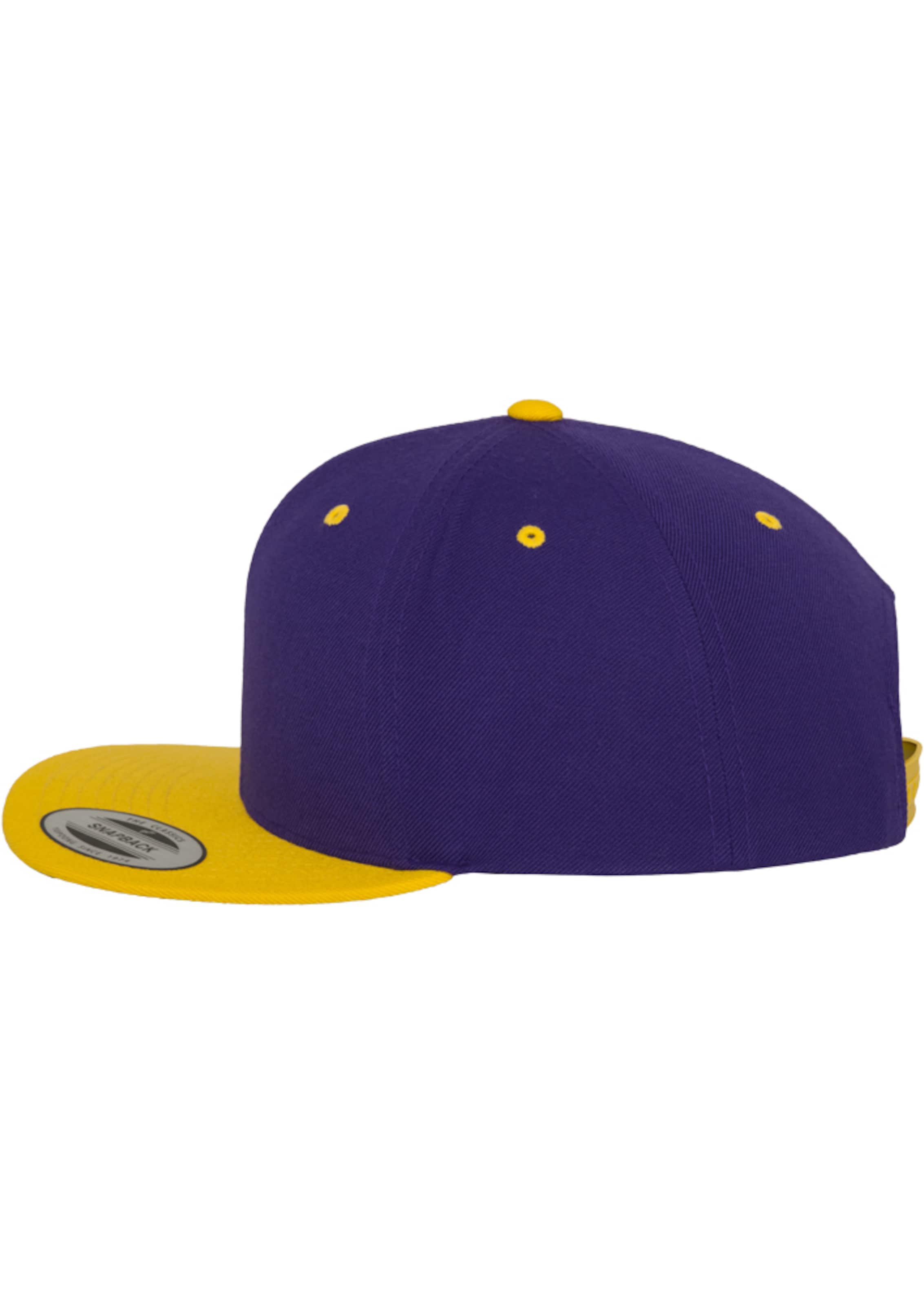 Flexfit Cap in Purple