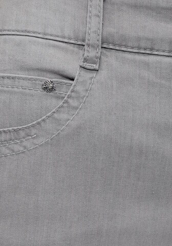 MAC Loosefit Jeans 'Gracia-New' in Grau