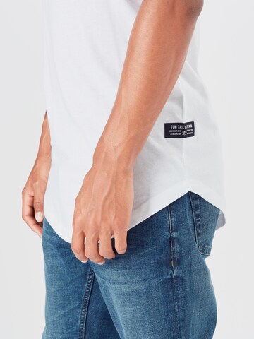 Coupe regular T-Shirt TOM TAILOR DENIM en blanc