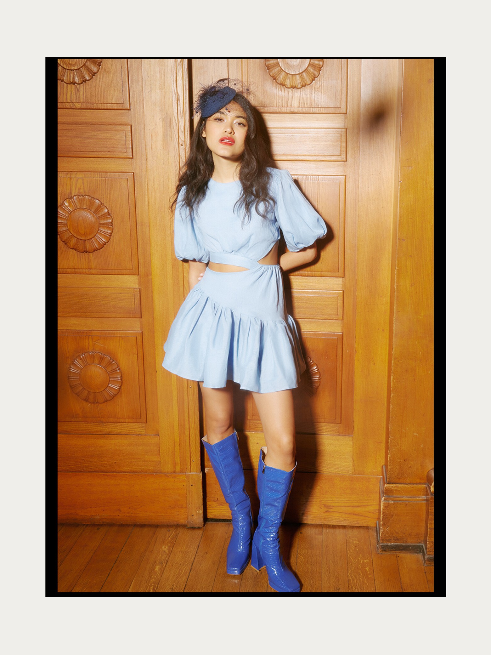 Anetta - Chic Blue Cut-Out Volant Look