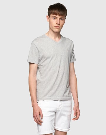 T-Shirt GANT en gris : devant