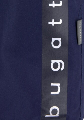 bugatti Badeshorts in Blau