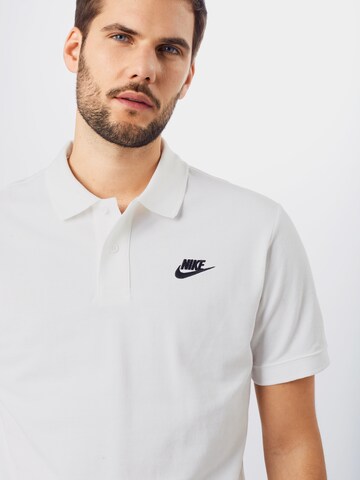 Nike Sportswear Regular fit Μπλουζάκι 'Matchup' σε λευκό